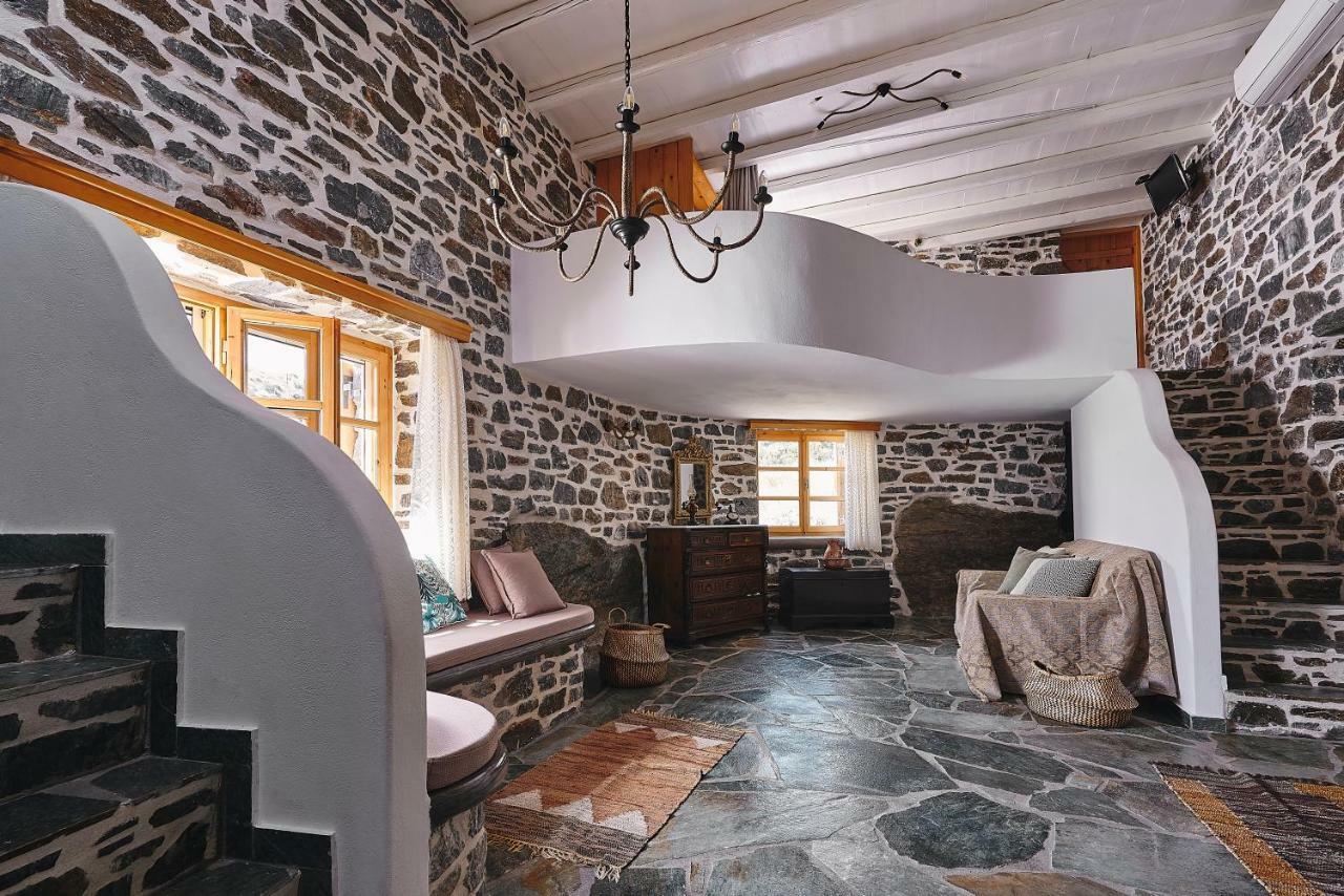 Monadi Villa *