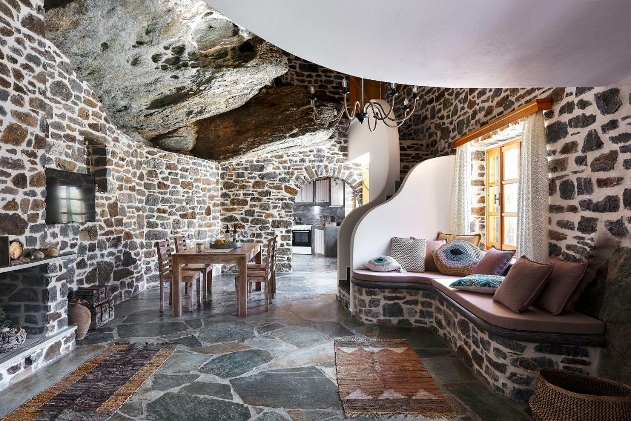 Monadi Villa *